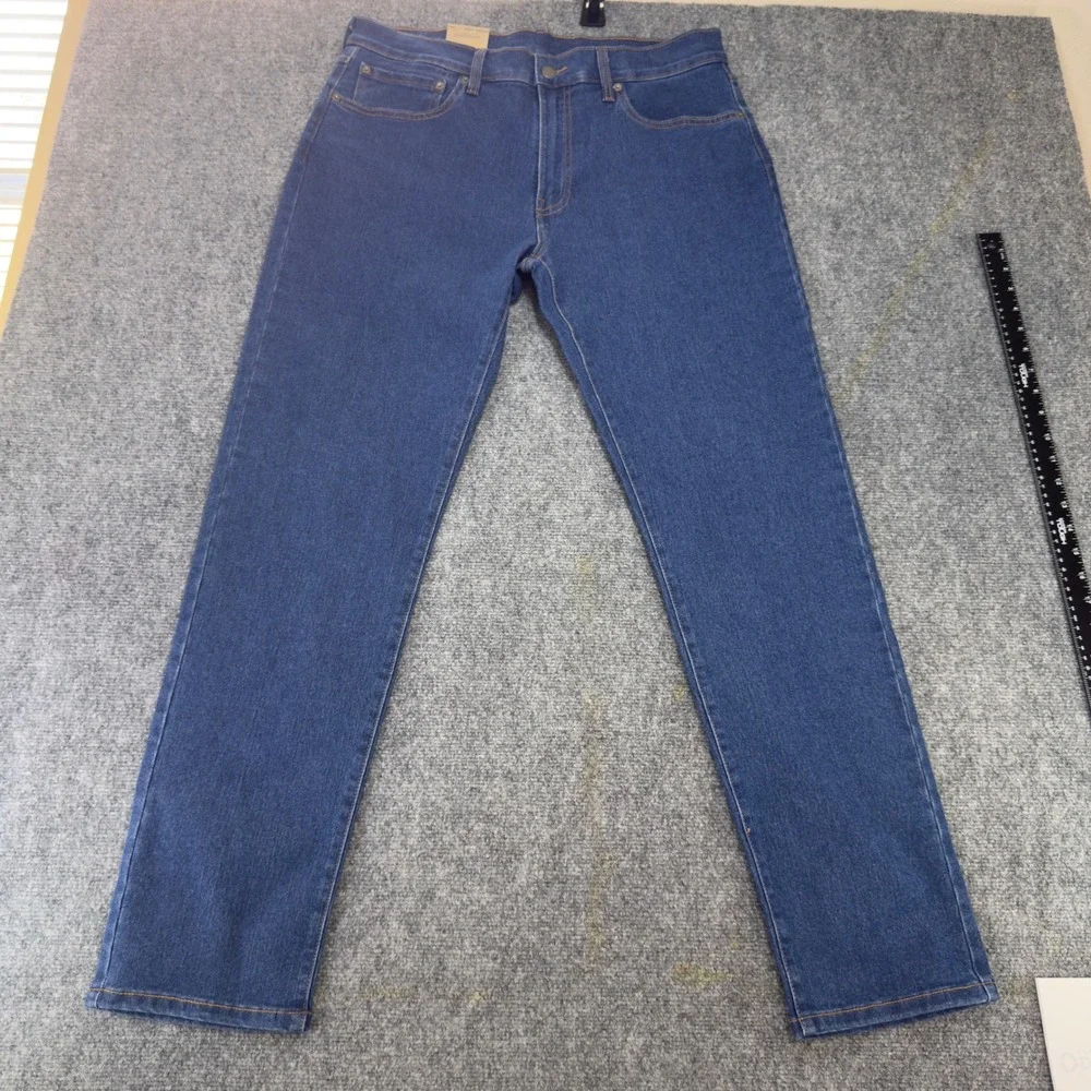 NWT Levi's 502 Taper Jeans Medium Wash Denim Blue Size 34x32